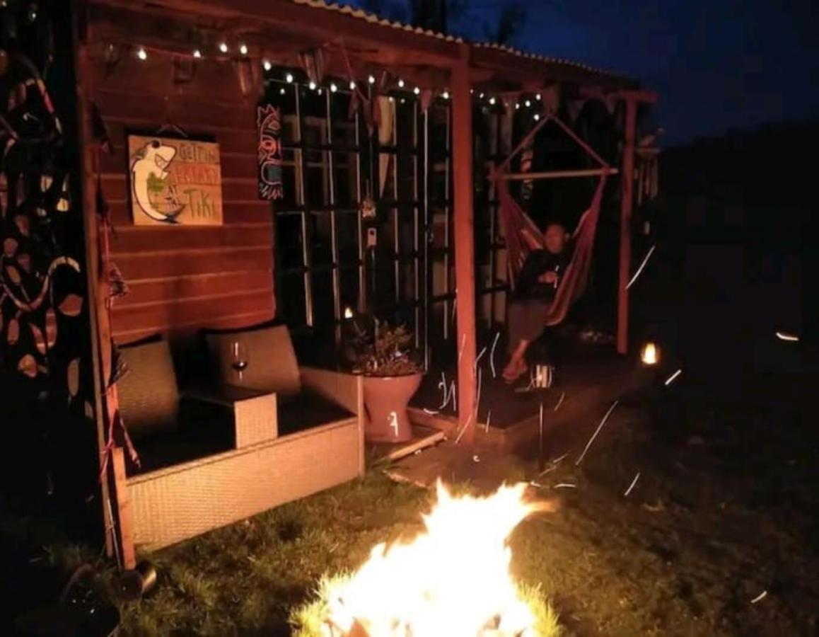 ホテル Treguth Glamping Unique Experience - Themed Huts Saint Day エクステリア 写真