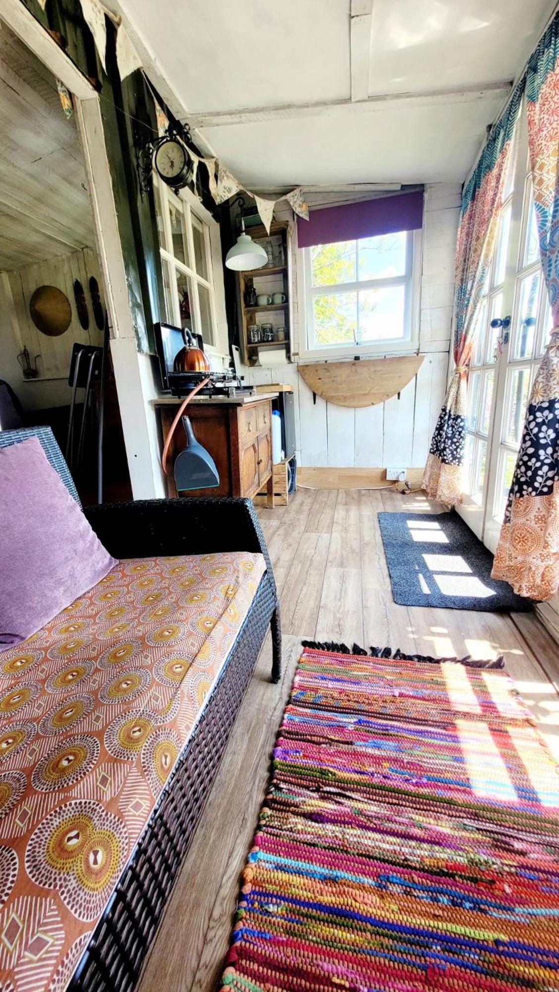 ホテル Treguth Glamping Unique Experience - Themed Huts Saint Day エクステリア 写真