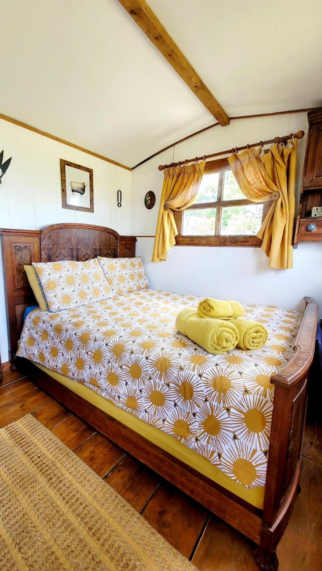 ホテル Treguth Glamping Unique Experience - Themed Huts Saint Day エクステリア 写真