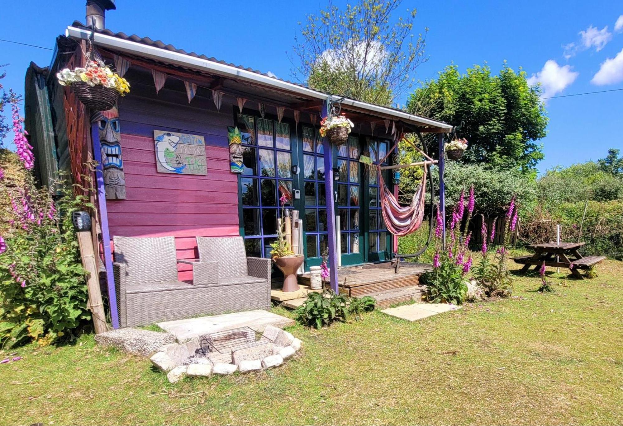 ホテル Treguth Glamping Unique Experience - Themed Huts Saint Day エクステリア 写真